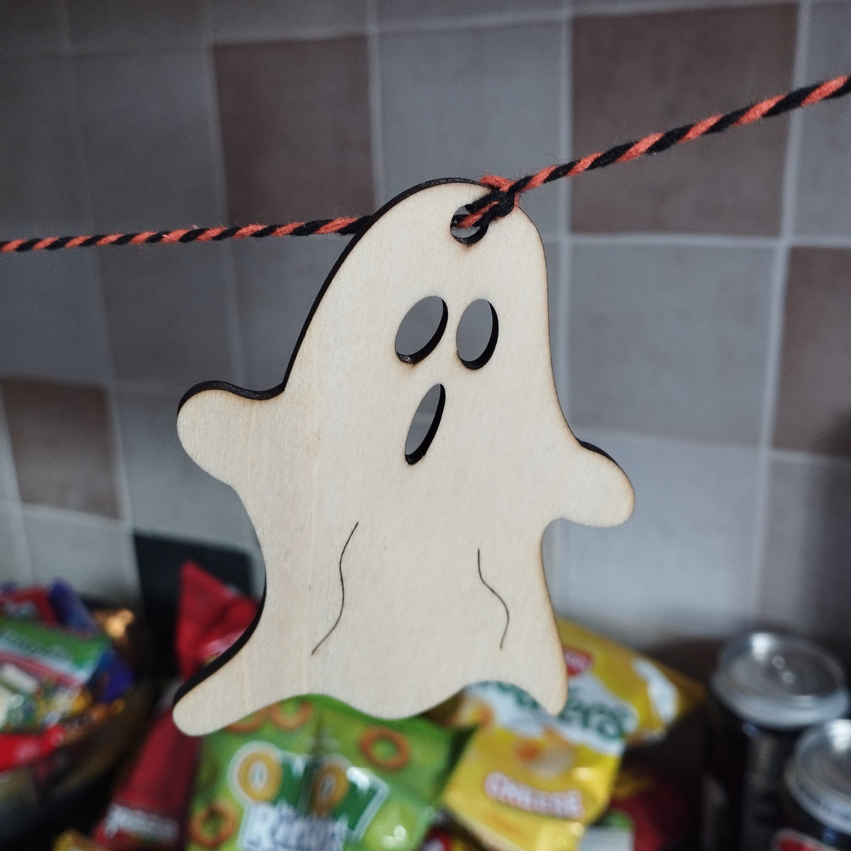 Halloween theme, colour in wooden garlands