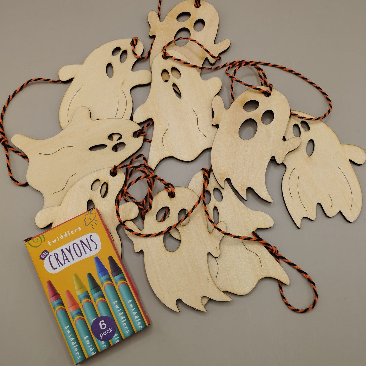 Halloween theme, colour in wooden garlands