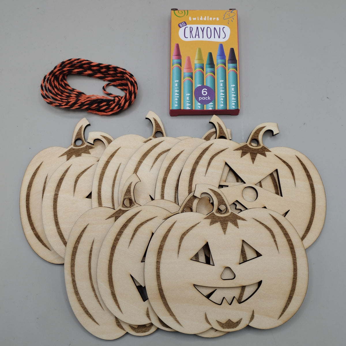 Halloween theme, colour in wooden garlands