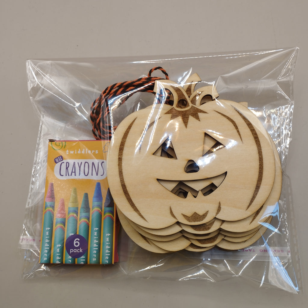 Halloween theme, colour in wooden garlands