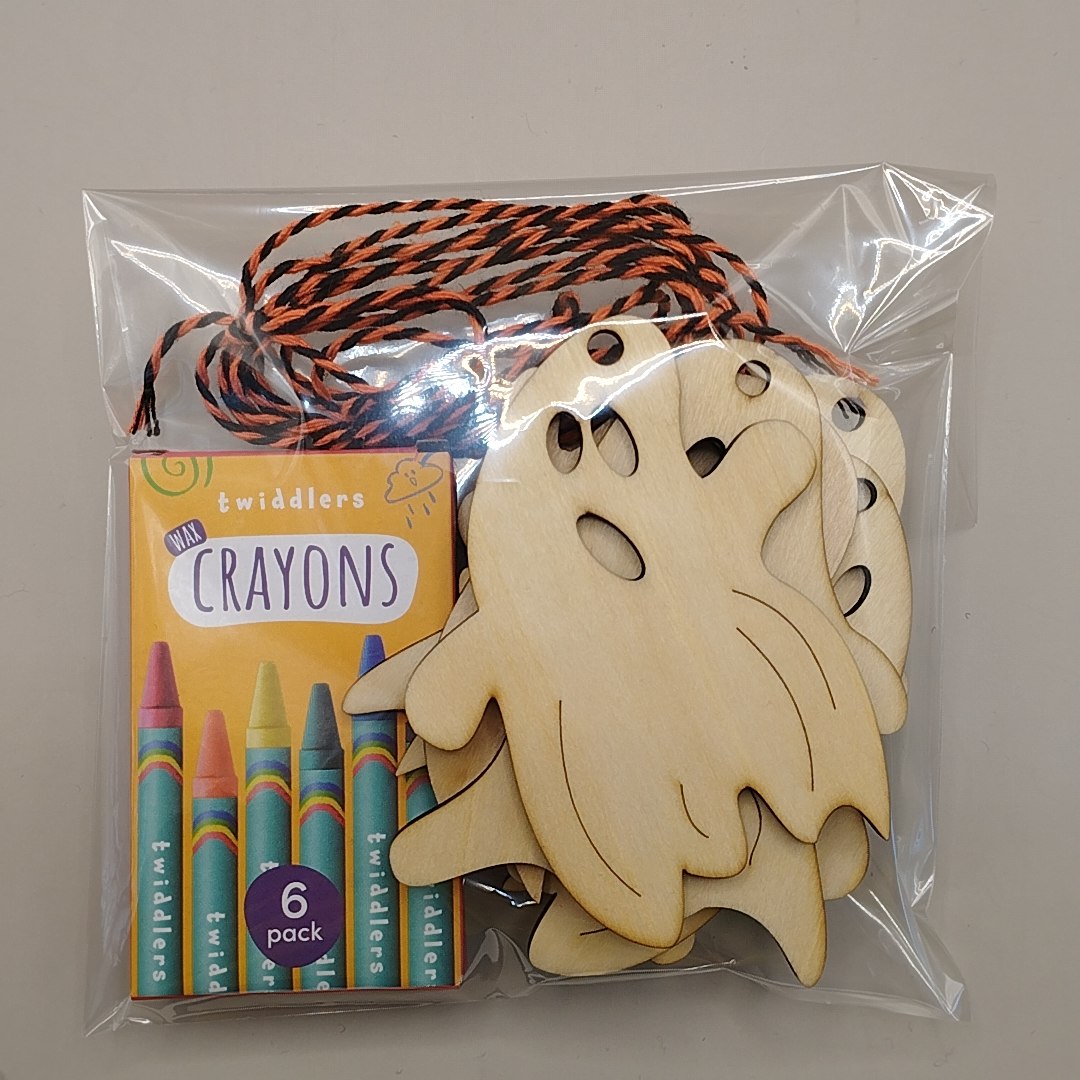 Halloween theme, colour in wooden garlands